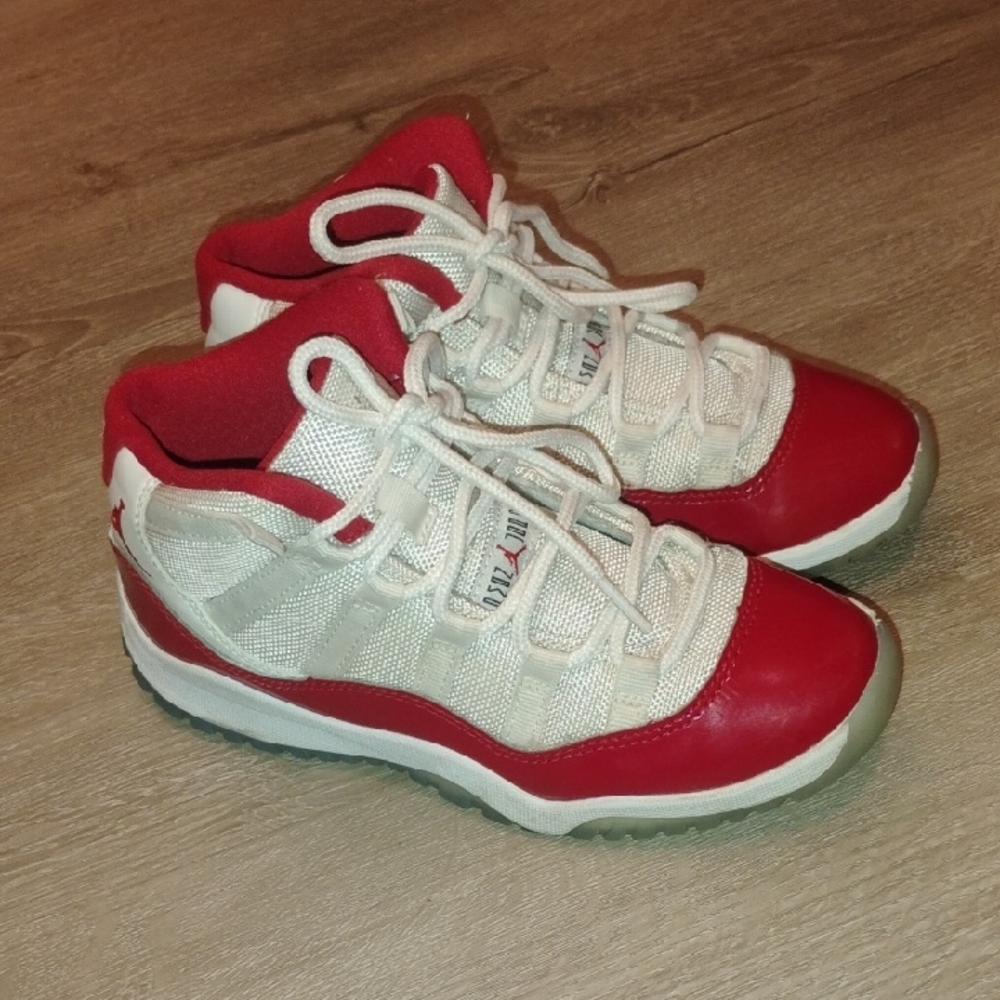 Nike Air Jordan 11 Retro Gs Youth Size 1.5Y Red and White Sneakers